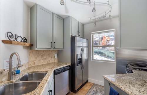 Mountain Village Condo | Fabulous condo close to Chair lifts 1 and 10 in Meadows Area