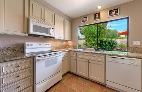 Sunrise Vista Chino Condo | Fabulous condo in Donald Wexler mid-century complex. NEW Summer Special Rates!