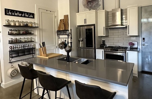 Bear Mountain Resort Condo | Fabulous condo surrounded by stunning nature, golf, tennis, hiking, biking.
