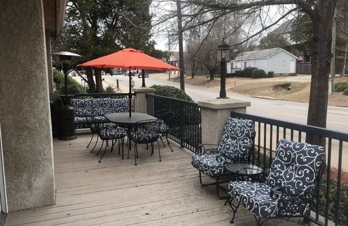 Auburn Condo | FABULOUS Condo Unit - Closest to AU Stadium, Arena & Plainsman Park!