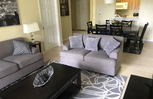 Windsor Hills Condo | Fabulous Condo with Lake View 1.5 Miles from Disney