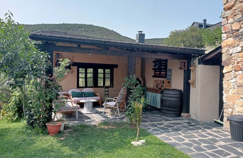 Rozuelo Cottage | Fabulous country house located in El Bierzo