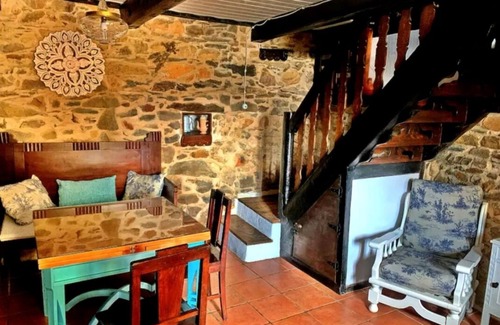 Rozuelo Cottage | Fabulous country house located in El Bierzo