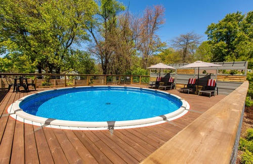 Harbert House | Fabulous designer owned home with heated pool & spa in the heart of Sawyer!