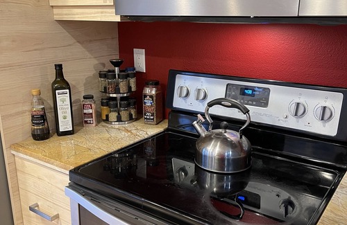 Palm Desert Condo | FABULOUS DOWNTOWN PALM DESERT CONDO!nWalking distance to restaurants and shops.