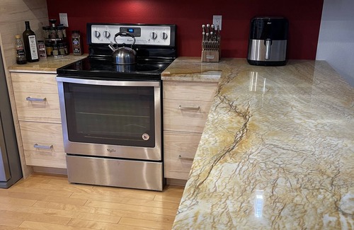 Palm Desert Condo | FABULOUS DOWNTOWN PALM DESERT CONDO!nWalking distance to restaurants and shops.