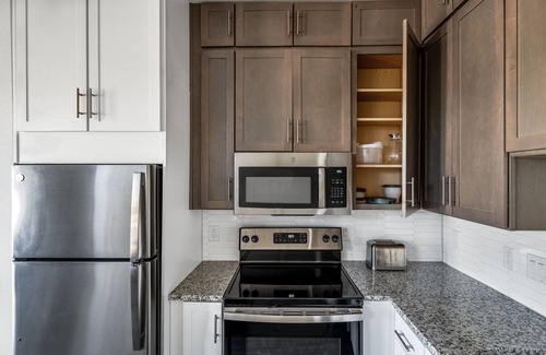 Waller Creek District Apartment | Fabulous Downtown Studio w/Deck & Gym, nr Offices, by Blueground