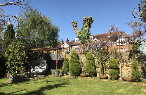 Putney Apartment | Fabulous en-suite room, independent access and garden in London superChic area