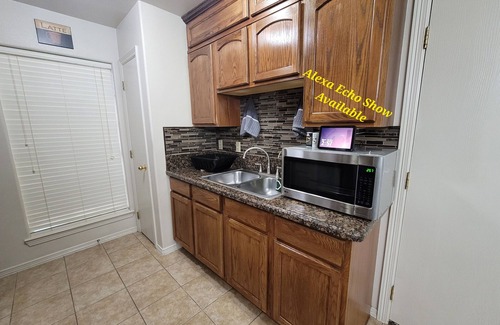 Brownsville House | FABULOUS Entire home 3 rm/2 ba