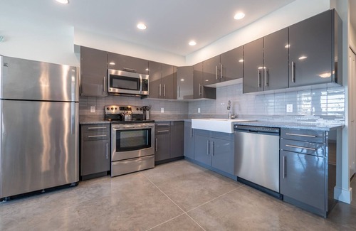 West Sechelt Apartment | Fabulous executive basement garden suite located in West Sechelt