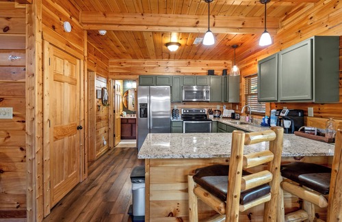 Sevierville Cabin | Fabulous Fall Cabin! Private Hot Tub! Big Yard, Peaceful Area, Mellow Roads
