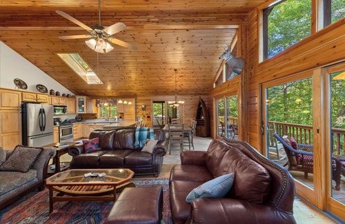 Jay Cabin | Fabulous Fern Cabin | Hot Tub | Game Room