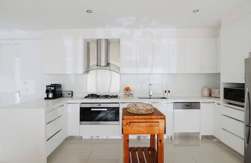 Fitzroy North Apartment | Fabulous Fitzroy with Parking