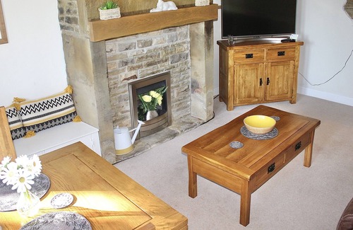 Honley House | Fabulous former weaver's cottage looking out over the Holme Valley