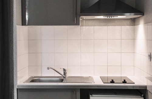 Carcassonne Apartment | Fabulous, fully-equipped, air-conditioned rental at the foot of Carcassonne.