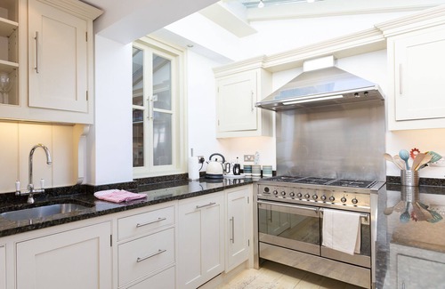 St Ives House | Fabulous holiday house with garden and nearby parking, close to town and beaches