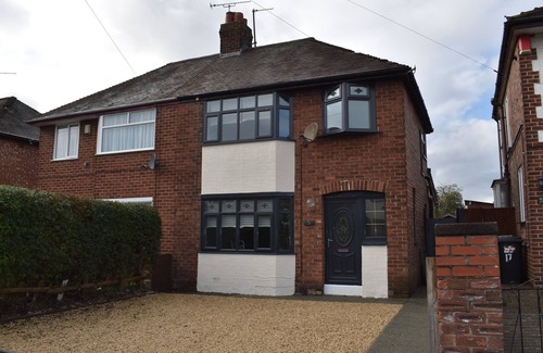 Crewe House | Fabulous Home from Home 3 bed House