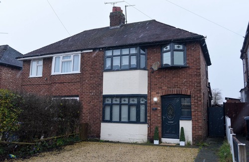 Crewe House | Fabulous Home from Home 3 bed House