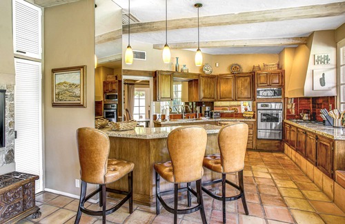 Old Las Palmas House | Fabulous home w/mountain views, saltwater pool/spa & bocce