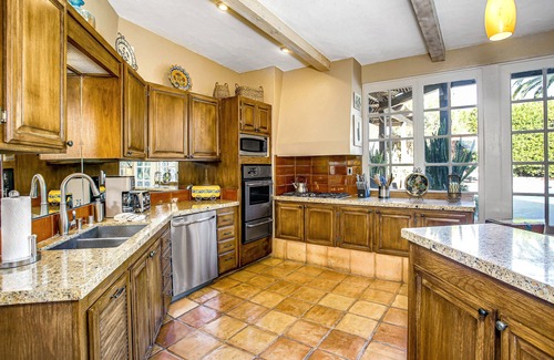Old Las Palmas House | Fabulous home w/mountain views, saltwater pool/spa & bocce