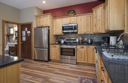 Chamberlands House | Fabulous in every way, Chambers home w/private hot tub, Hoa pool, beach and tennis