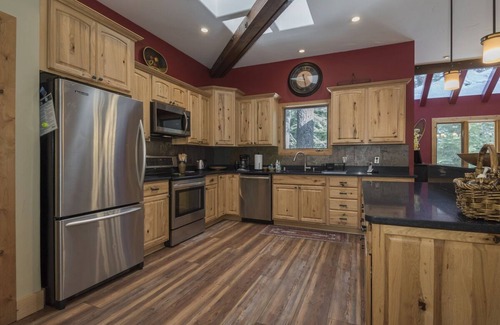 Chamberlands House | Fabulous in every way, Chambers home w/private hot tub, Hoa pool, beach and tennis