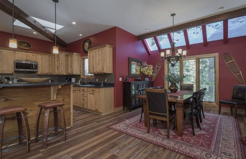 Chamberlands House | Fabulous in every way, Chambers home w/private hot tub, Hoa pool, beach and tennis