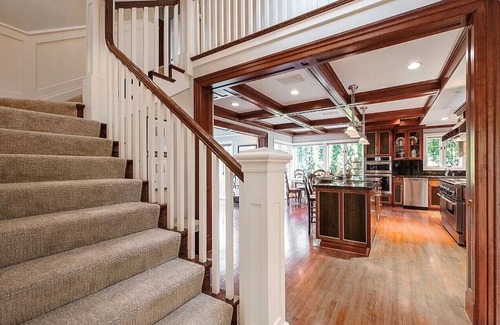 Medina House | Fabulous Lake Washington Estate Unlike Any Others - Sleeps 18