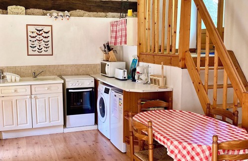 Grand-Brassac House | Fabulous location- Pretty Cottage - heated pool and sauna