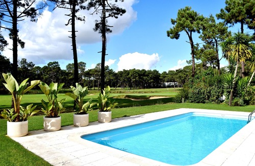 Charneca de Caparica e Sobreda Villa | Fabulous luxurious Villa with stunning fairway and lake views