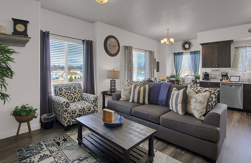 Clearfield Apartment | ✔️Fabulous Luxury Apt ✔️ Fast WiFi ✔️ 4KHDTV ✈ Hill AFB