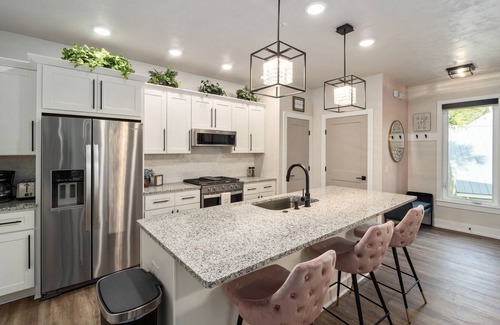 Haile Plantation Apartment | Fabulous new 3/3 Flat w/ private baths in the heart of the Haile Village Center!