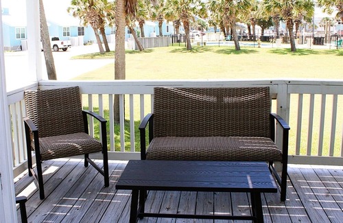 Rockport House | Fabulous new one bedroom condo at Bayfront