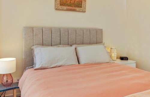 Kingston Beach Villa | Fabulous, New, Well Appointed Beach House