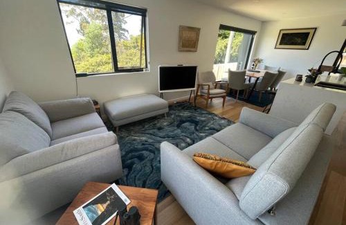 Kingston Beach Villa | Fabulous, New, Well Appointed Beach House
