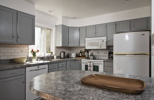 Woodstock House | Fabulous Newly Renovated Family House Near Woodstock Center