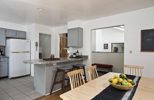 Woodstock House | Fabulous Newly Renovated Family House Near Woodstock Center