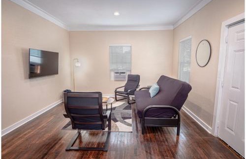 Near East Side Apartment | Fabulous Newly Renovated 2Br1Ba Near Downtown