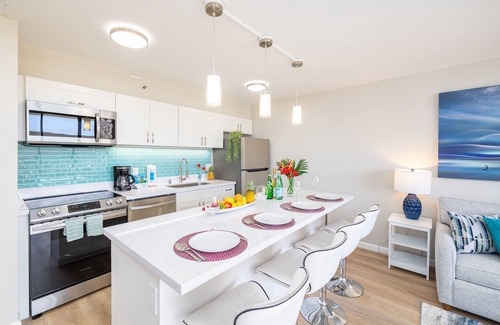 Waikiki Condo | Fabulous Ocean & Diamond Head View with Free Parking!
