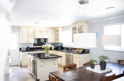 The Mesa House | Fabulous ocean view home within walking distance to Shoreline Park