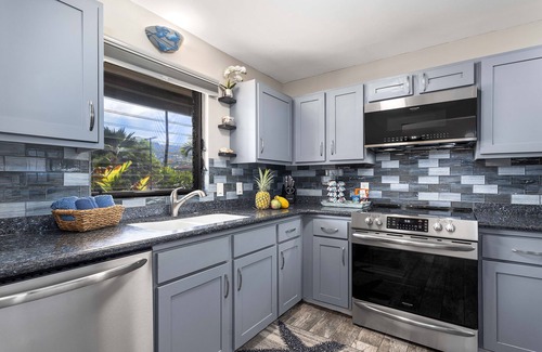 Kailua-Kona Condo | Fabulous Oceanfront Two Bedroom w/Huge Lanai & Central A/C!