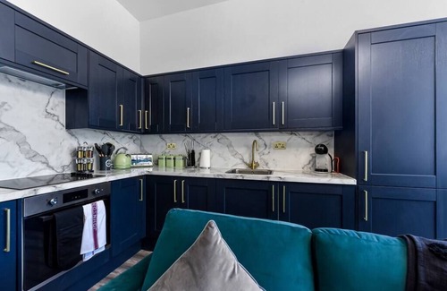 Crouch End Apartment | Fabulous One Bedroom Flat with Private Garden