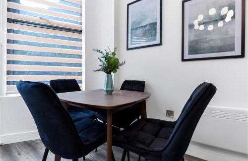 Crouch End Apartment | Fabulous One Bedroom Flat with Private Garden