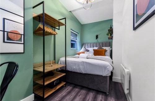 Crouch End Apartment | Fabulous One Bedroom Flat with Private Garden