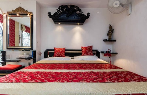 Ballygunge Bed & Breakfast | FABULOUS PENTHOUSE JASMINE