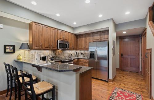 Coeur d'Alene Apartment | Fabulous Riverstone Retreat