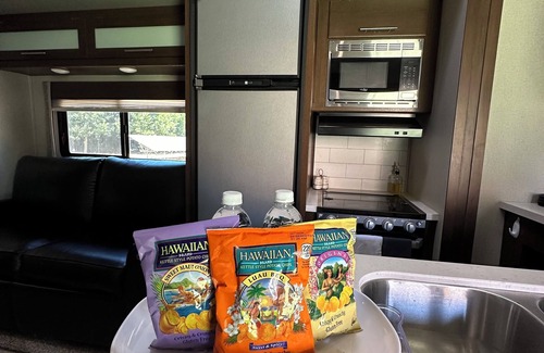 Exeter House | Fabulous RV with full amenities in Exeter!