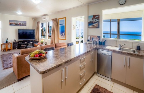 Ngarimu Bay Apartment | Fabulous sea views and sun sets