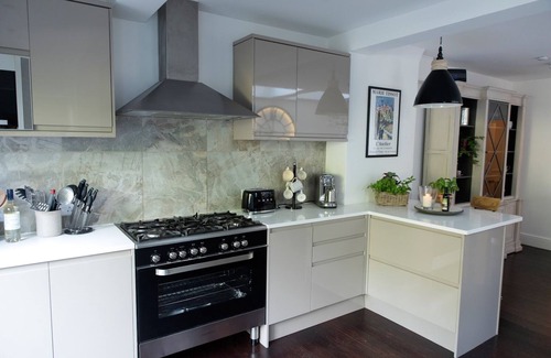Bath House | Fabulous Town House- Central Bath with FREE PARKING!