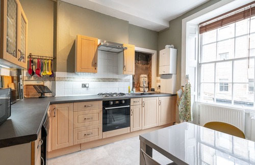 Newington Apartment | Fabulous two-bedroom apartment located in the heart of the city. Sleeps 4.